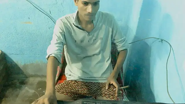 Snapshot of Alex_Suman25 chatting on 09-30-25, 05:07 Alex Suman25 online show from 09-30-25, 05:07