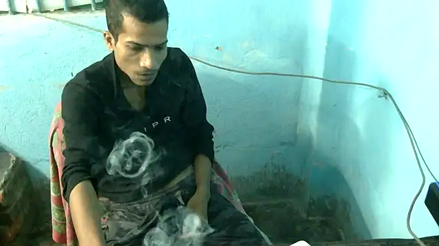 Snapshot of Alex_Suman25 chatting on 10-04-25, 10:02 Alex Suman25 online show from 10-04-25, 10:02