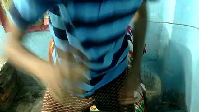Snapshot of Alex_Suman25 chatting on 10-06-25, 11:51 Alex Suman25 online show from 10-06-25, 11:51