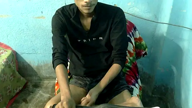 Snapshot of Alex_Suman25 chatting on 10-07-25, 07:33 Alex Suman25 online show from 10-07-25, 07:33