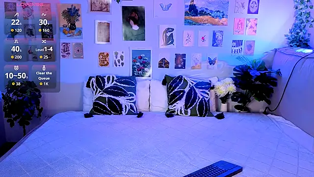 MiaBecky online show from 04-22-26, 05:43