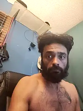 Snapshot of C8L3U chatting on 12-13-24, 05:05 C8L3U online show from 12-13-24, 05:05