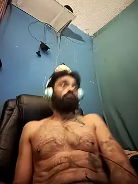 Snapshot of C8L3U chatting on 12-13-24, 08:30 C8L3U online show from 12-13-24, 08:30