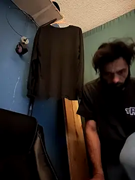 Snapshot of C8L3U chatting on 12-18-24, 08:31 C8L3U online show from 12-18-24, 08:31