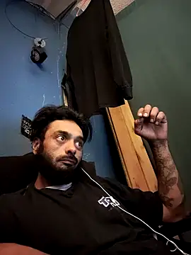 Snapshot of C8L3U chatting on 12-20-24, 09:11 C8L3U online show from 12-20-24, 09:11