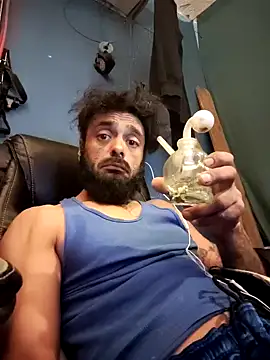 Snapshot of C8L3U chatting on 12-22-24, 12:16 C8L3U online show from 12-22-24, 12:16