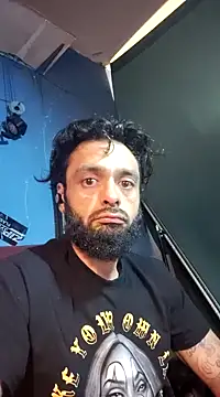 Snapshot of C8L3U chatting on 01-08-25, 11:21 C8L3U online show from 01-08-25, 11:21