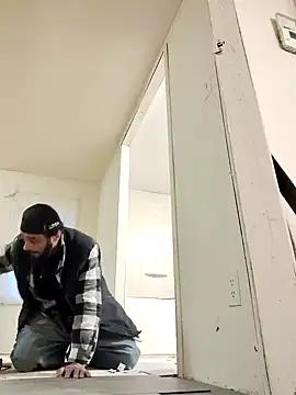 Snapshot of C8L3U chatting on 01-14-25, 01:06 C8L3U online show from 01-14-25, 01:06