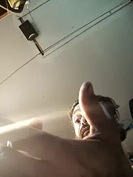 Snapshot of C8L3U chatting on 02-14-25, 11:31 C8L3U online show from 02-14-25, 11:31