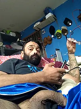 Snapshot of C8L3U chatting on 09-09-25, 09:09 C8L3U online show from 09-09-25, 09:09