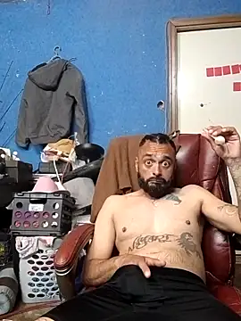 Snapshot of C8L3U chatting on 03-11-26, 12:27 C8L3U online show from 03-11-26, 12:27