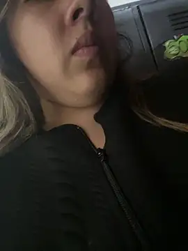 Snapshot of LinaBrowm chatting on 01-14-26, 04:12 LinaBrowm online show from 01-14-26, 04:12