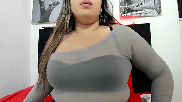 Snapshot of LinaBrowm chatting on 02-11-26, 05:07 LinaBrowm online show from 02-11-26, 05:07