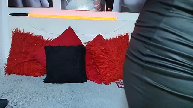 Snapshot of LinaBrowm chatting on 03-04-26, 01:39 LinaBrowm online show from 03-04-26, 01:39