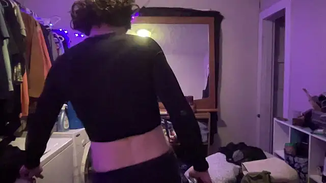 Snapshot of sum1betterthanmost chatting on 01-17-26, 12:48 sum1betterthanmost online show from 01-17-26, 12:48