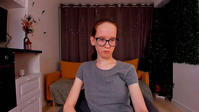 Snapshot of BettyBrowni chatting on 01-26-25, 01:31 BettyBrowni online show from 01-26-25, 01:31