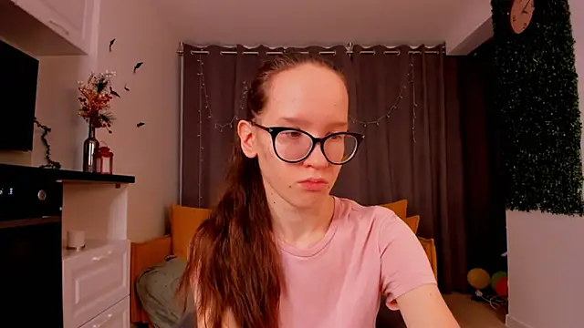 Snapshot of BettyBrowni chatting on 01-27-25, 04:11 BettyBrowni online show from 01-27-25, 04:11