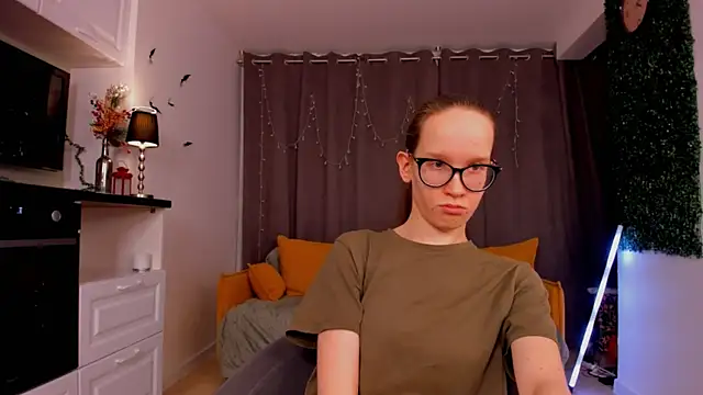 Snapshot of BettyBrowni chatting on 02-01-25, 01:12 BettyBrowni online show from 02-01-25, 01:12
