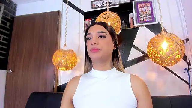 victoria aleia  online show from 10-25-25, 09:31