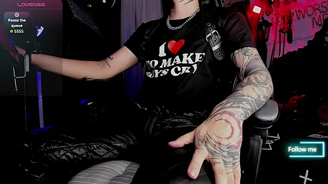 Snapshot of allanhurtss chatting on 10-05-25, 03:05 allanhurtss online show from 10-05-25, 03:05