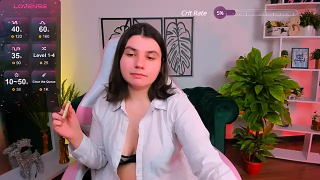 Snapshot of Viola__Shy chatting on 01-18-25, 03:42 Viola Shy online show from 01-18-25, 03:42