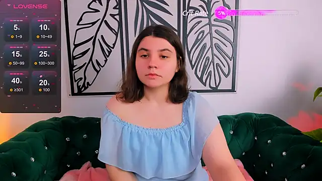 Snapshot of Viola__Shy chatting on 01-30-25, 09:04 Viola Shy online show from 01-30-25, 09:04