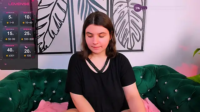 Snapshot of Viola__Shy chatting on 01-31-25, 03:09 Viola Shy online show from 01-31-25, 03:09
