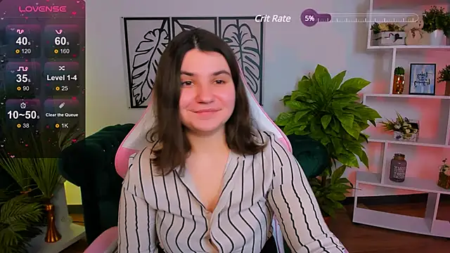 Snapshot of Viola__Shy chatting on 02-05-25, 01:37 Viola Shy online show from 02-05-25, 01:37