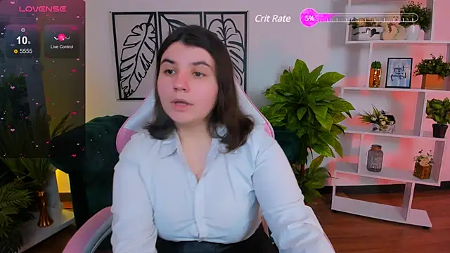 Snapshot of Viola__Shy chatting on 02-06-25, 09:17 Viola Shy online show from 02-06-25, 09:17