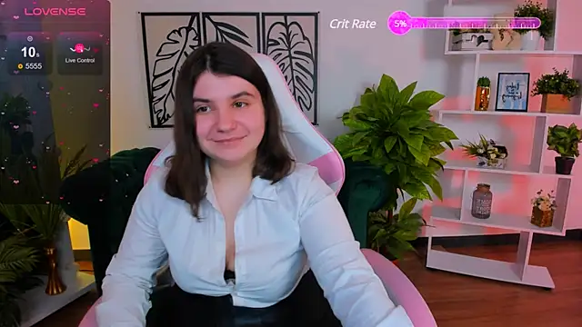 Snapshot of Viola__Shy chatting on 02-07-25, 04:27 Viola Shy online show from 02-07-25, 04:27