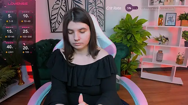 Snapshot of Viola__Shy chatting on 02-17-25, 04:42 Viola Shy online show from 02-17-25, 04:42