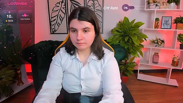 Snapshot of Viola__Shy chatting on 02-22-25, 01:00 Viola Shy online show from 02-22-25, 01:00