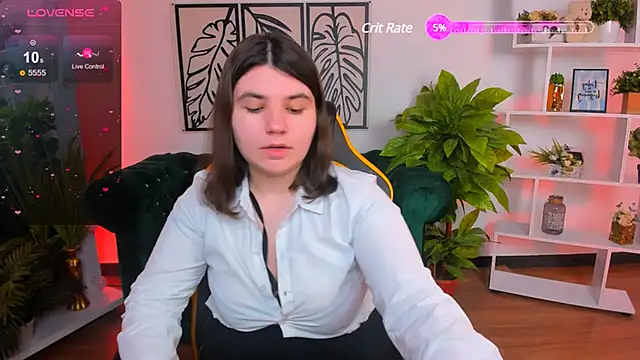 Snapshot of Viola__Shy chatting on 02-27-25, 01:16 Viola Shy online show from 02-27-25, 01:16