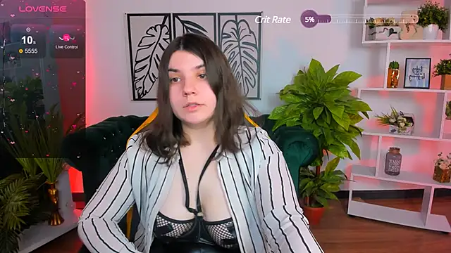 Snapshot of Viola__Shy chatting on 03-01-25, 03:43 Viola Shy online show from 03-01-25, 03:43