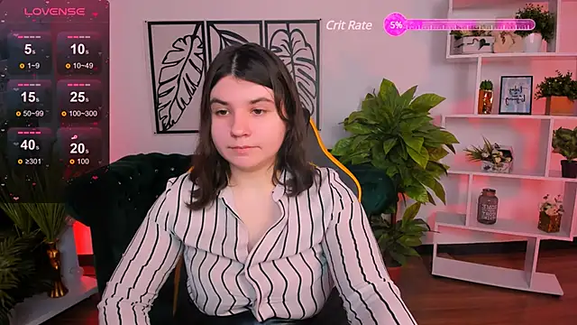 Snapshot of Viola__Shy chatting on 03-01-25, 08:53 Viola Shy online show from 03-01-25, 08:53