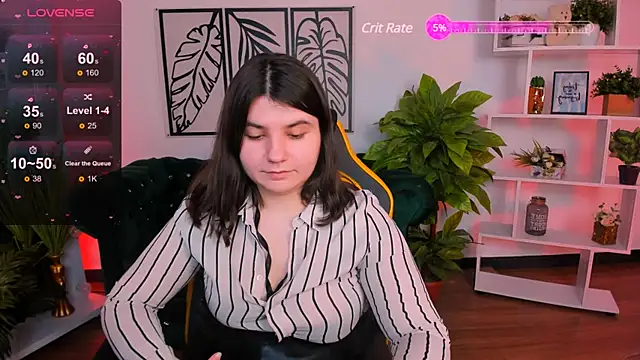 Snapshot of Viola__Shy chatting on 03-02-25, 03:02 Viola Shy online show from 03-02-25, 03:02