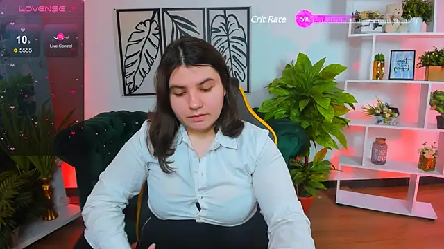 Snapshot of Viola__Shy chatting on 03-05-25, 03:29 Viola Shy online show from 03-05-25, 03:29