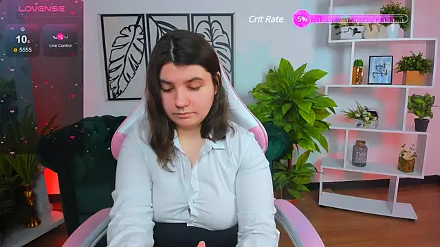 Snapshot of Viola__Shy chatting on 03-06-25, 03:46 Viola Shy online show from 03-06-25, 03:46