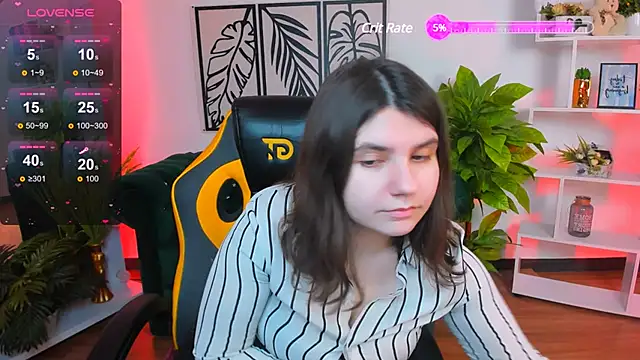 Snapshot of Viola__Shy chatting on 03-14-25, 01:37 Viola Shy online show from 03-14-25, 01:37