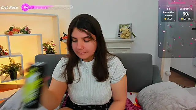 Snapshot of Viola__Shy chatting on 09-17-25, 08:21 Viola Shy online show from 09-17-25, 08:21