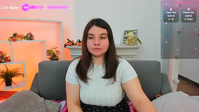 Snapshot of Viola__Shy chatting on 09-19-25, 08:53 Viola Shy online show from 09-19-25, 08:53