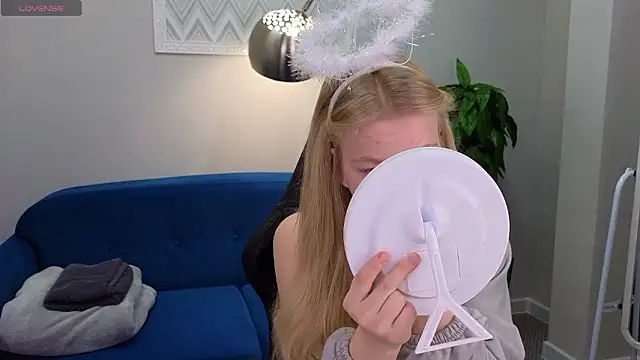 Snapshot of Sarra_Cooper chatting on 12-03-24, 01:08 Sarra Cooper online show from 12-03-24, 01:08