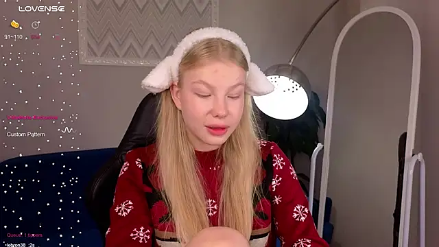 Snapshot of Sarra_Cooper chatting on 01-07-25, 05:12 Sarra Cooper online show from 01-07-25, 05:12