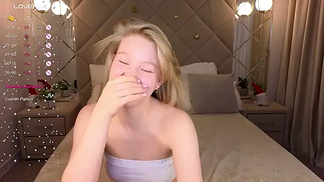 Snapshot of Sarra_Cooper chatting on 01-21-25, 04:43 Sarra Cooper online show from 01-21-25, 04:43