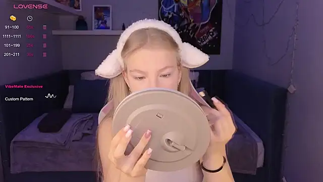 Snapshot of Sarra_Cooper chatting on 01-29-25, 01:16 Sarra Cooper online show from 01-29-25, 01:16