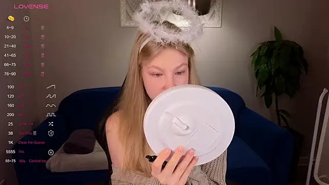 Snapshot of Sarra_Cooper chatting on 02-12-25, 01:09 Sarra Cooper online show from 02-12-25, 01:09