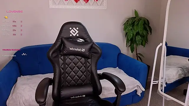 Snapshot of Sarra_Cooper chatting on 02-20-25, 01:03 Sarra Cooper online show from 02-20-25, 01:03