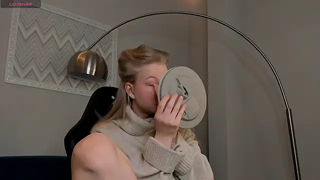 Snapshot of Sarra_Cooper chatting on 02-28-25, 01:15 Sarra Cooper online show from 02-28-25, 01:15