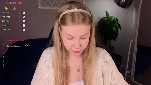 Snapshot of Sarra_Cooper chatting on 03-04-25, 07:30 Sarra Cooper online show from 03-04-25, 07:30