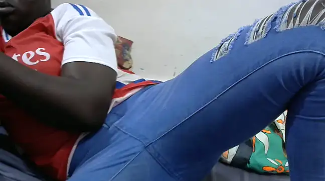 Snapshot of African_sexxy_ chatting on 02-22-25, 06:52 African sexxy online show from 02-22-25, 06:52